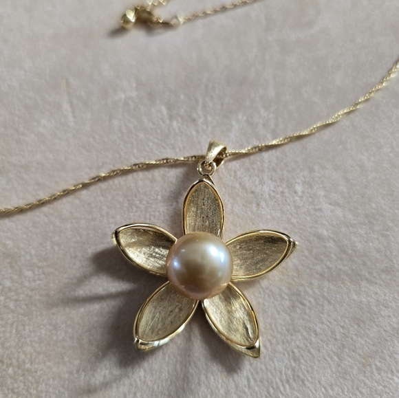 12mm Golden Cultured South Sea Pearl 18k Yellow Gold Over SterlingSilver Pendant - Picture 4 of 5